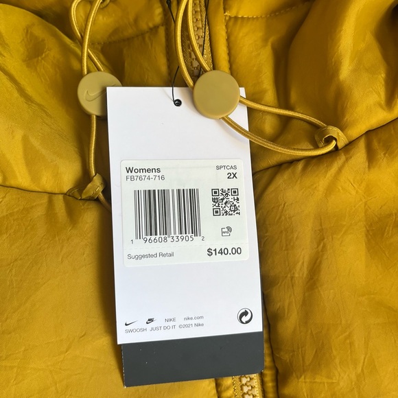 NWT $140 Sportswear Therma-Fit Hooded Puffer Jacket Women’s Plus 2X Gold - Picture 6 of 7